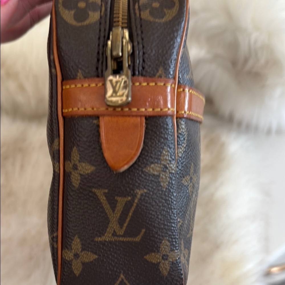 Louis Vuitton Brown Monogram Toiletry Bag with Gold Hardware - Picture 3 of 10